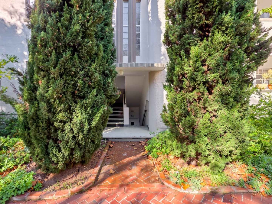 2 Bedroom Property for Sale in Tamboerskloof Western Cape
